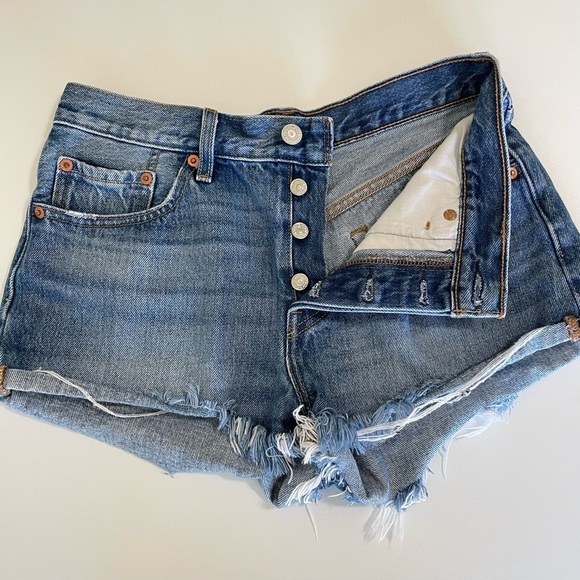 Levi’s 501 High Waist Denim Cutoff Jean Short Blue Explorer 27 - Picture 9 of 13